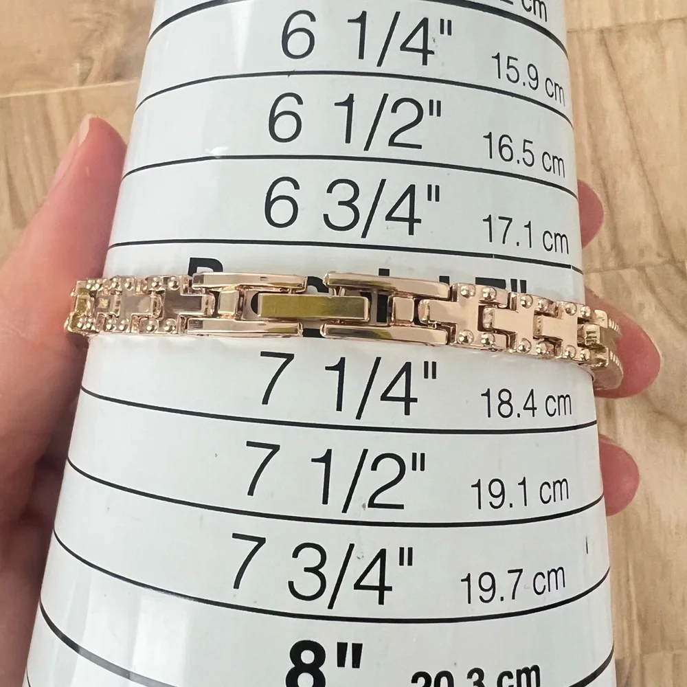 Ladies rose gold tone white enamel bracelet fashion watch NEW BATTERY